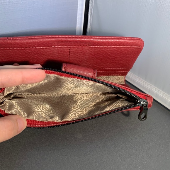 Red Relic Contential Wallet - Picture 4 of 5